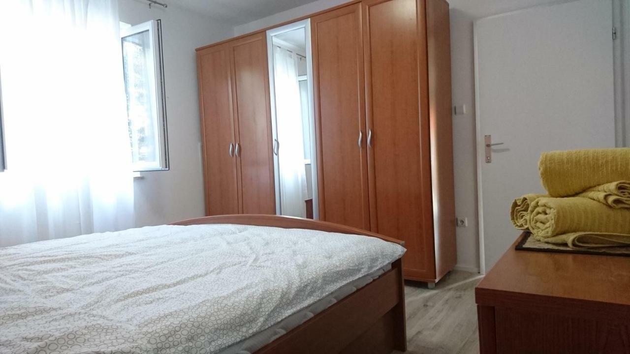 Ela Cres Appartement Buitenkant foto