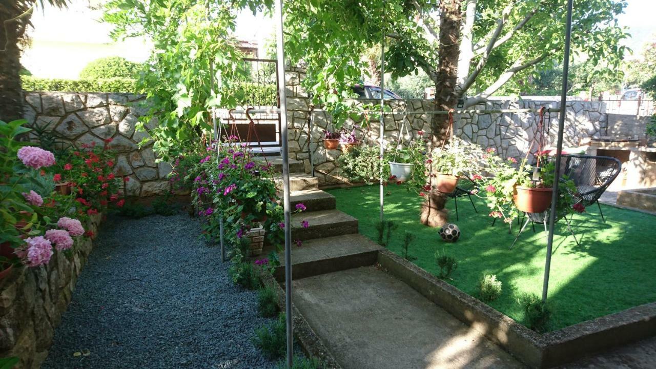 Ela Cres Appartement Buitenkant foto